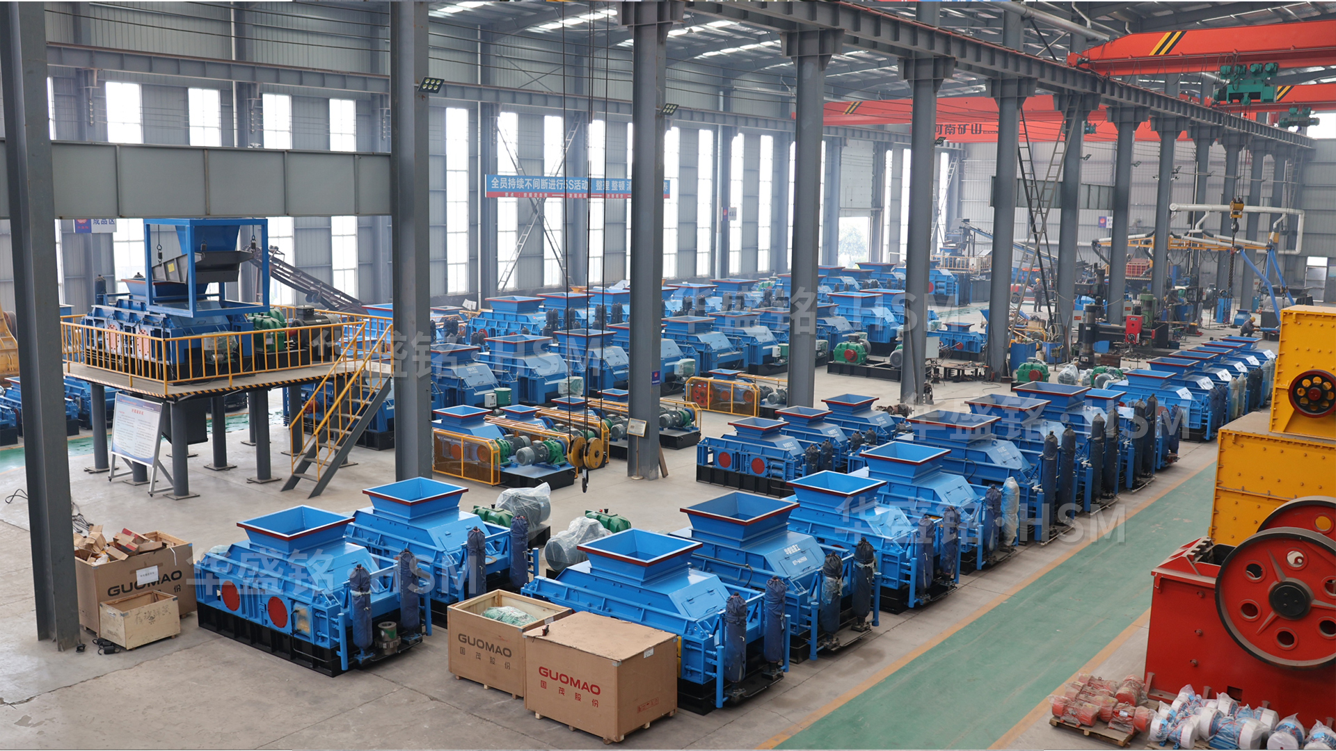 砂廠回料處理難？大型對(duì)輥破碎機(jī)助您成品率上升，成本直降降低